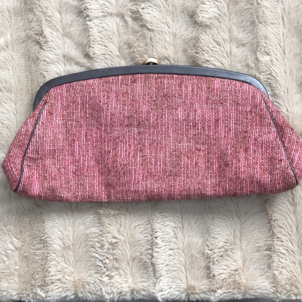 PRICE DROP 🤑Ann Taylor tweed clutch